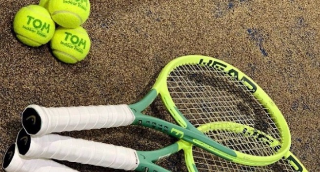 トム・インドアテニス秦野校